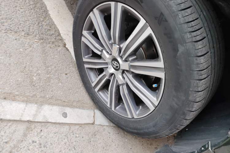 Used Toyota Land Cruiser 
