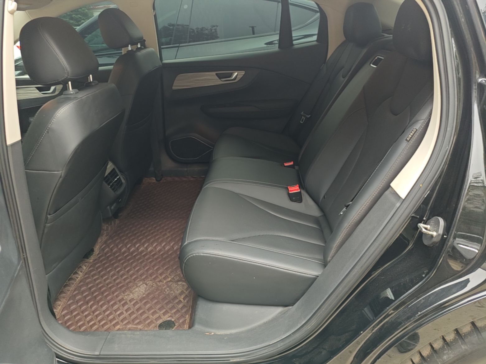 Hongqi E-QM5 2024 610 km PLUS — снимка 20