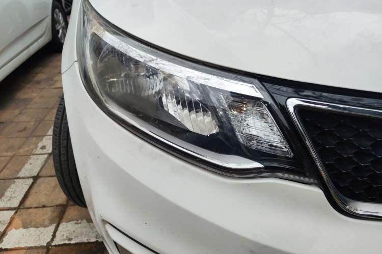 Used Kia K2 2015 Sedan 1.4L MT GLS Right Front Headlight