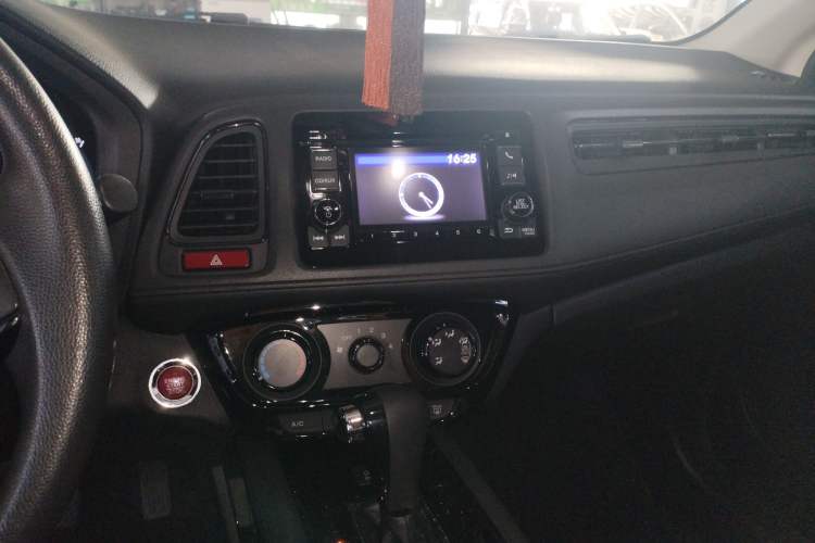 Used Honda Vezel 2016 1.8L CVT Front-Wheel Drive Pioneer Edition