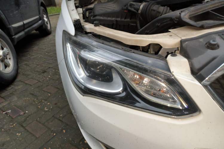 Used Buick GT 2016 18T Dual-Clutch Luxury Model Right Front Headlight