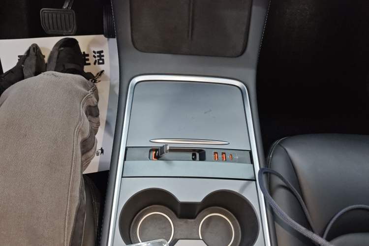 Used Tesla Model Y 2021 Long-Range All-Wheel-Drive Version 3D7