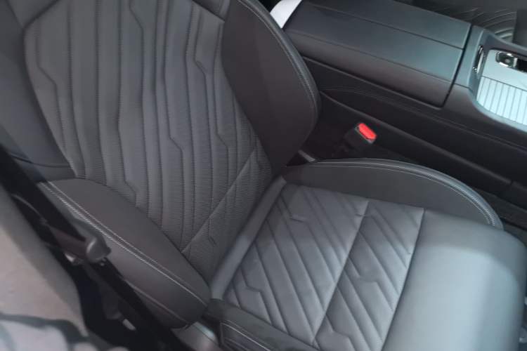 Used Lynk & Co 09 EM-P 2021 2.0T PHEV Halo Six-Seater
