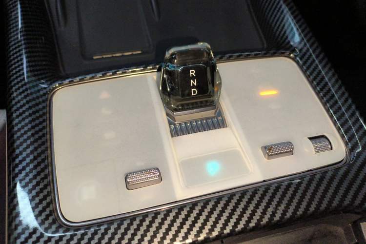 Used BYD Seal 2024 HONOR Edition DM-i 1.5L 121km Prestige Model Gear Lever