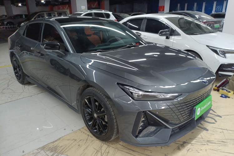 Used Changan UNI-V 2022 1.5T Prestige Version
