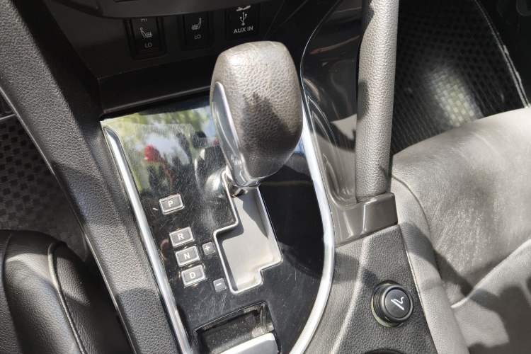 Used Dongfeng Aeolus AX7 2015 2.3L Automatic ZhiZun Version
