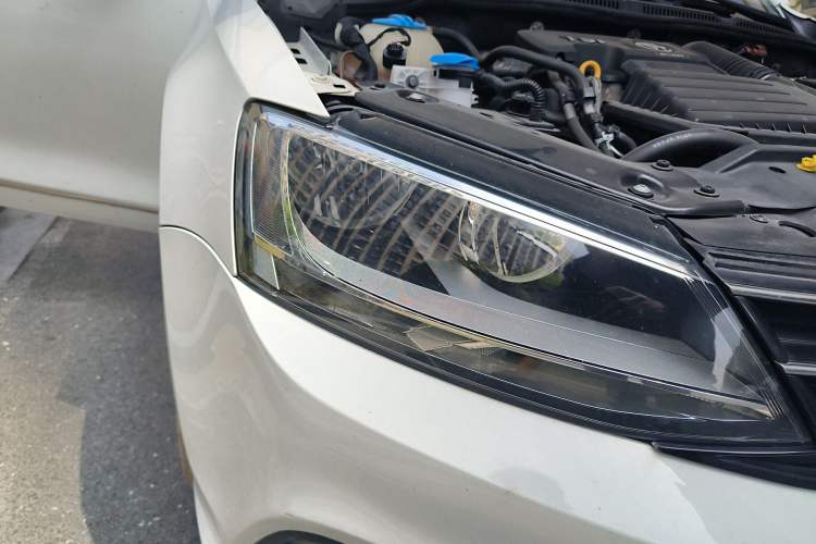 Used Volkswagen Sagitar 2017 230TSI Automatic Comfort Version
