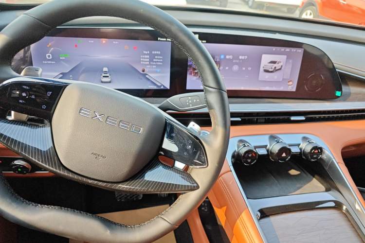 Used EXEED Lingyun 2025 400T Two-Wheel-Drive Yeyue Edition