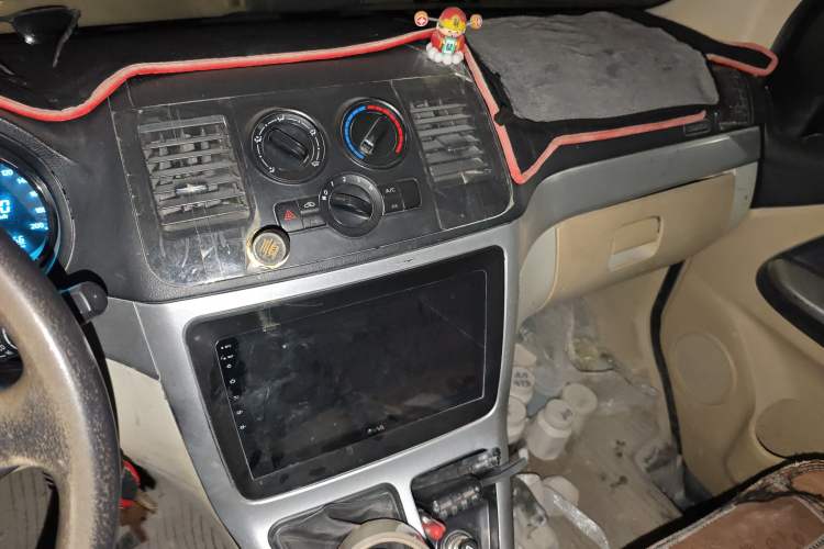 Used CHANGAN KAICHENG Ruixing M90 2018 2.0L Standard Edition Flat-Top Liftback 6-Seater 4G94S
