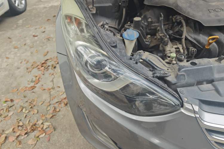 Used Hyundai Elantra (5th Generation / Langdong) 2012 1.6L Automatic Leading Model Right Front Headlight