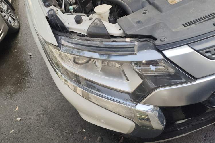 Used Mitsubishi Outlander 2019 2.0L Two-Wheel Drive Comfort Edition 5 Seats China V Standard Right Front Headlight