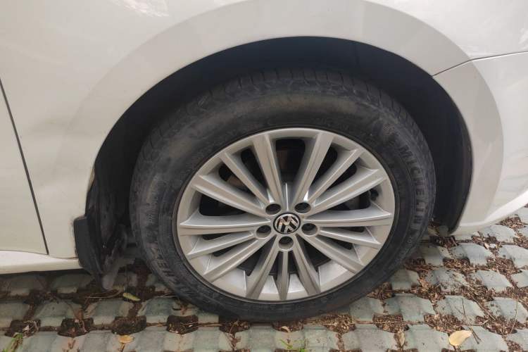 Used Volkswagen Gran Lavida 2013 1.6L Manual Comfort Model