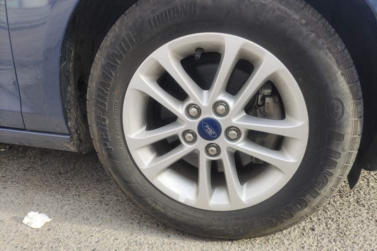 Used Ford Escort 2019 Revised Version 1.5L Manual "Quality Enjoyment" Trim (Tire Pressure Monitoring) China VI Standard
