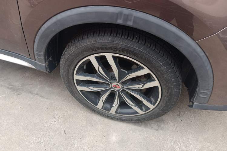 Used Roewe RX5 2016 30T Four-Wheel Drive Automatic Internet Smart Luxury Edition Right Front Wheel Hub