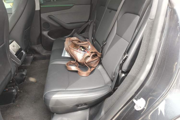 Used Tesla Model Y 2025 Rear-Wheel-Drive Version