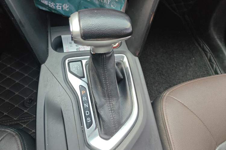 Used GAC Trumpchi GS4 2015 200T G-DCT Luxury Edition Gear Lever