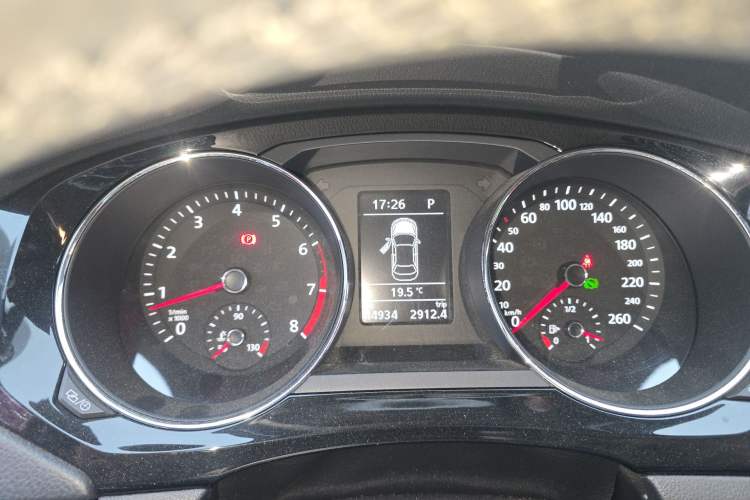 Used Volkswagen Sagitar 2018 180TSI DSG Prestige Edition Instrument Cluster