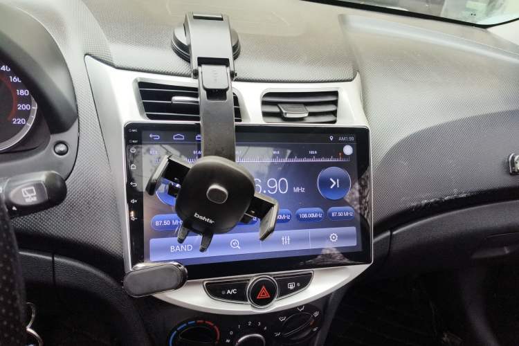 Used Hyundai Verna Ray 2014 1.4L Automatic GLX
