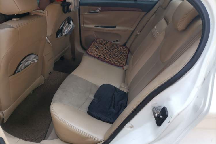 Used Roewe 350 2013 350C 1.5L Automatic Xunyue Edition Left Rear Seat