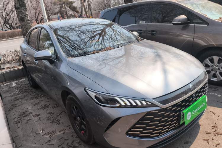 Used BYD Qin PLUS 2025 DM-i Smart Drive 55KM Leading Model Front Right 45 Deg