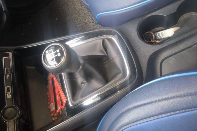 Used Roewe i5 2019 1.5L Manual 4G Connect Luxury Edition