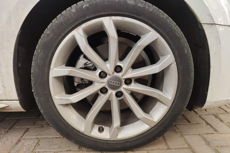 Used Audi A4L 2018 30th Anniversary Edition 40 TFSI Fashion Model
