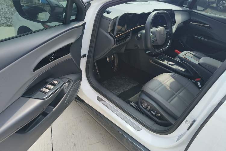 Used Hongqi EH7 2024 760 Pro+ Four-Wheel Drive Version Driver Seat