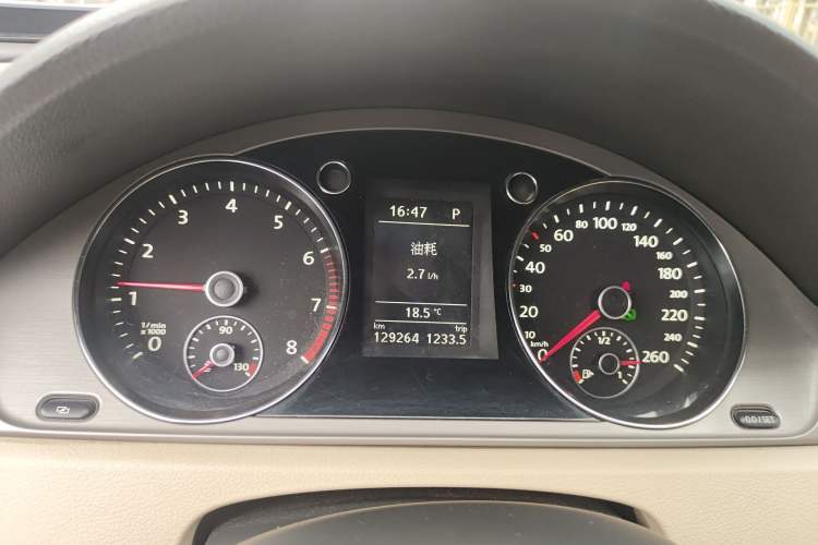 Used Volkswagen Magotan 2012 Revised Version 1.8TSI Leading Edition Instrument Cluster