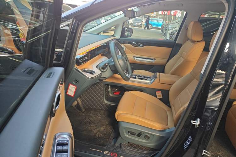 Used GAC Trumpchi Trumpchi E8 2024 Honor Series 2.0L Honor Edition
