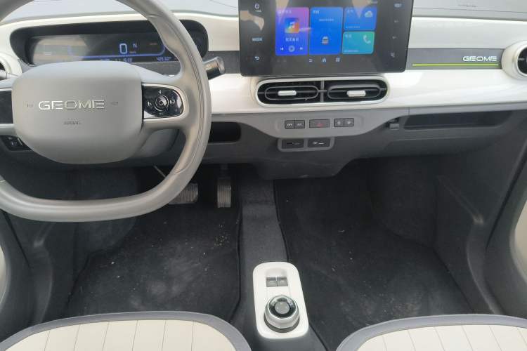 Used Geely Galaxy Panda 2025 210km Panda Kart Audio And AC Panel