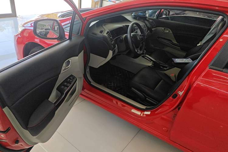 Used Honda Civic 2014 1.8L automatic comfort version Driver Seat