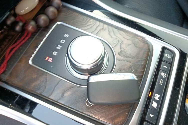 Used Jaguar XFL 2019 XFL 2.0T 250 PS Two-Wheel-Drive Luxury Edition
