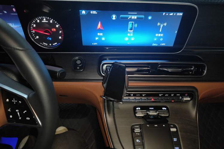 Used Mercedes-Benz Vito 2024 2.0T Business Version 7 Seats Audio And AC Panel