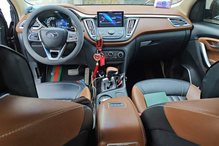 Used Soueast DX7 2018 1.5T Automatic Glory Edition Center Console