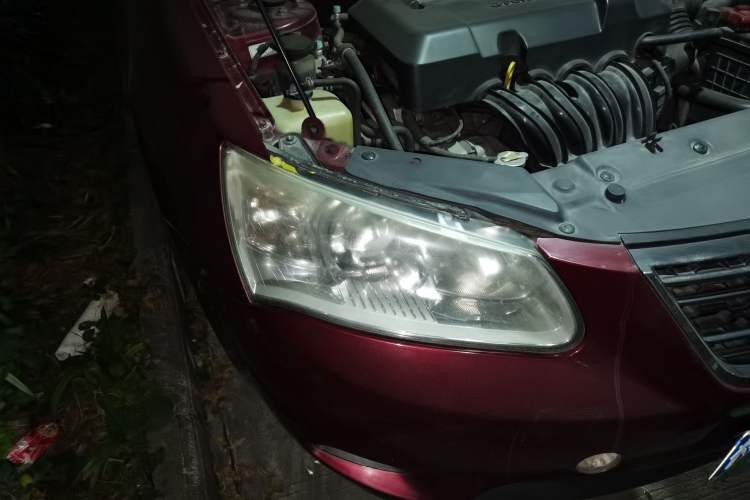 Used Geely Auto Classic Emgrand 2012 Hatchback 1.5L Manual Chao Yue Huimin Model Right Front Headlight