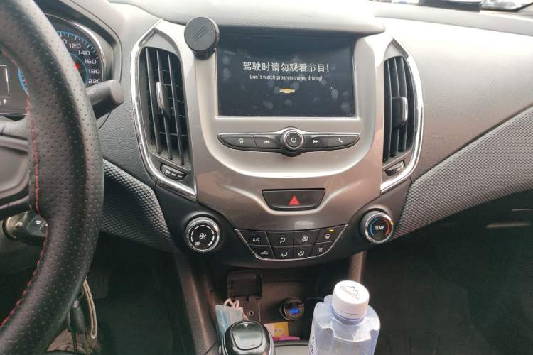 Used Chevrolet Cruze 2018 320 Automatic Pioneer Sunroof Edition
