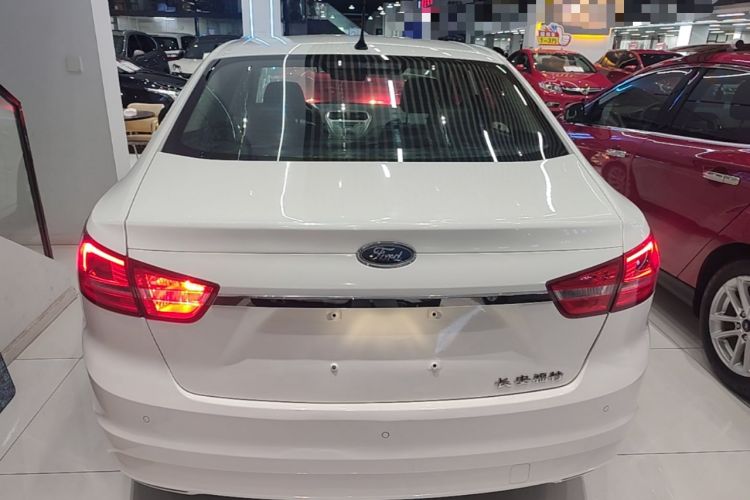 Used Ford Escort 2015 1.5L Automatic Fashion Model
