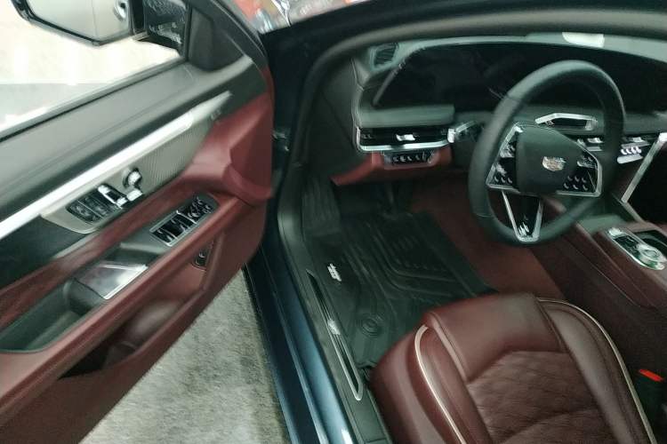 Used Cadillac CT6 2023 28T Platinum Edition Driver Seat