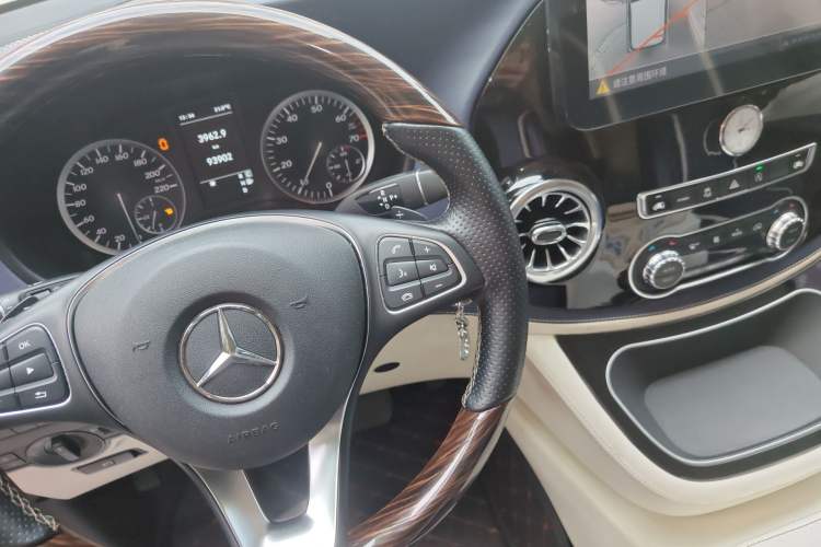 Used Mercedes-Benz Vito 2018 2.0T Business Version China VI Emission Standard
