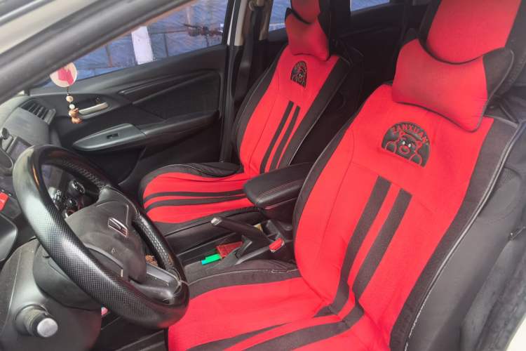 Used Honda Fit 2016 1.5L SES CVT Fashion Sunroof Edition Left Front Seat