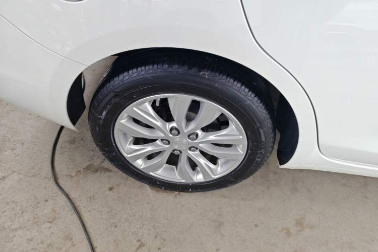 Used Buick GT 2021 Revised Version Flagship 1.5L Automatic Elite Edition Right Rear Wheel Hub