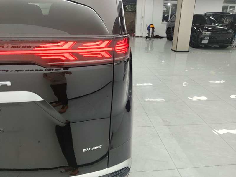 Used Denza D9 2022 EV 600 Four-Wheel Drive Prestige Model — 7