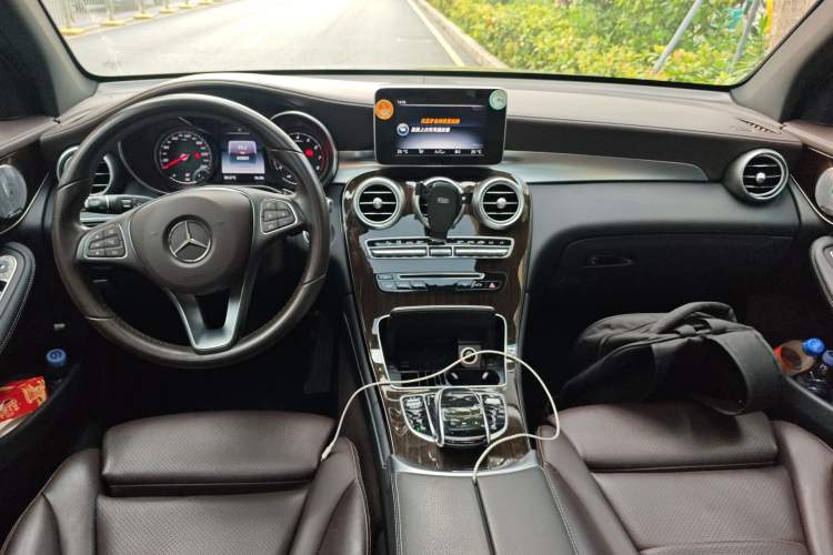 Used Mercedes-Benz GLC 2017 GLC 260 4MATIC Dynamic Edition Center Console