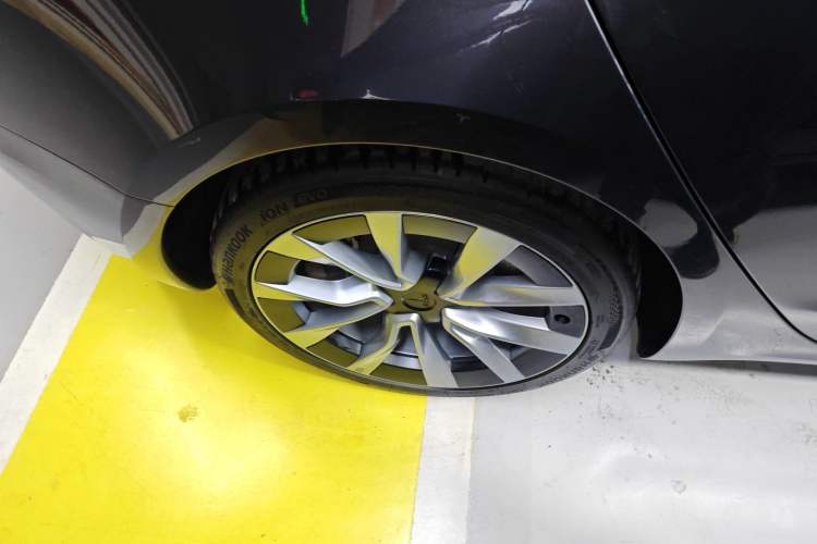 Used Tesla Model 3 2025 Rear-Wheel-Drive Version
