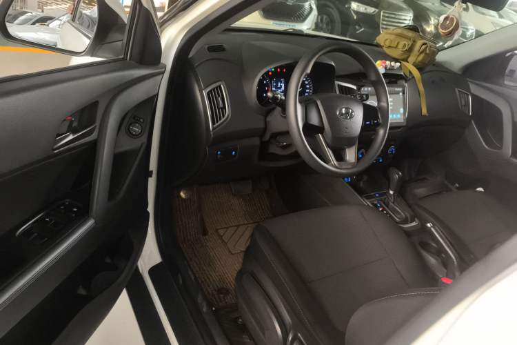 Used Hyundai ix25 2015 1.6L Automatic Two-Wheel Drive Fashionable GS Model Driver Seat