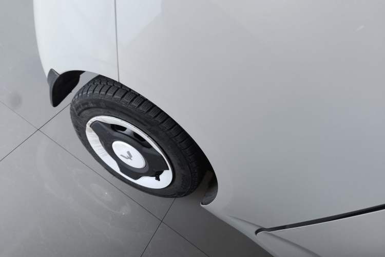 Used Wuling Hongguang MINIEV 2024 3rd Generation 215km Youth Edition Right Rear Wheel Hub