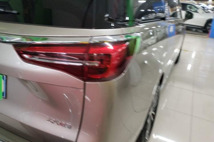 Used Buick GL8 2023 ES Lu Zun Deluxe Model Exterior 3