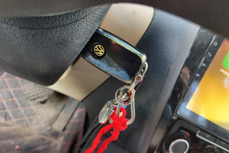 Used Volkswagen Sagitar 2014 1.6L Automatic Comfort Model Vehicle Key