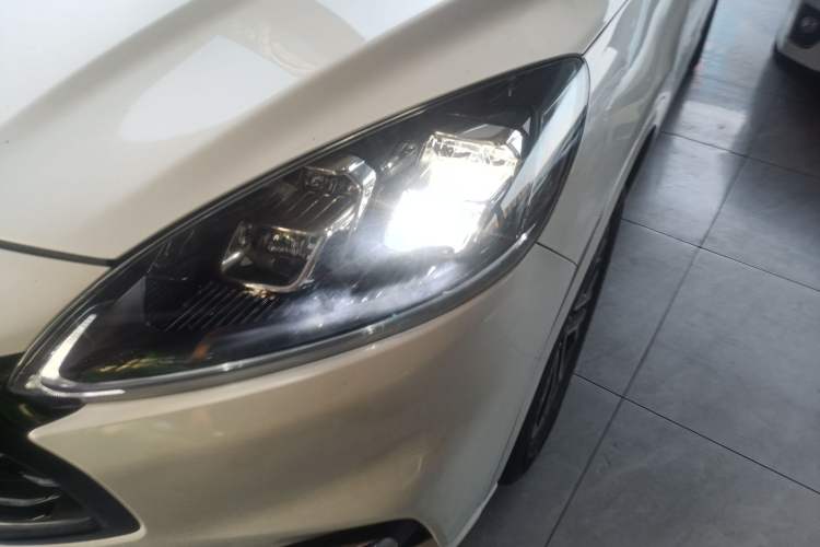 Used Ford Escape 2020 EcoBoost 245 Four-Wheel Drive Luxury Edition