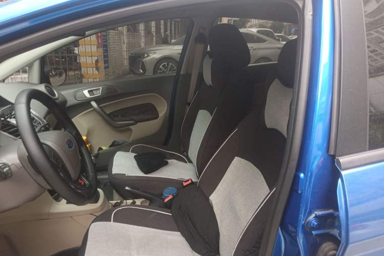 Used Ford Fiesta 2011 Hatchback 1.5L Manual Fashion Edition
